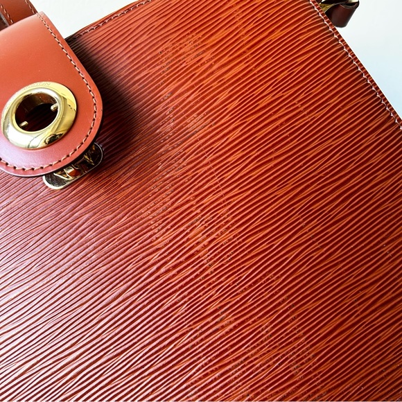 Louis Vuitton Vintage Capucines - Picture 13 of 17